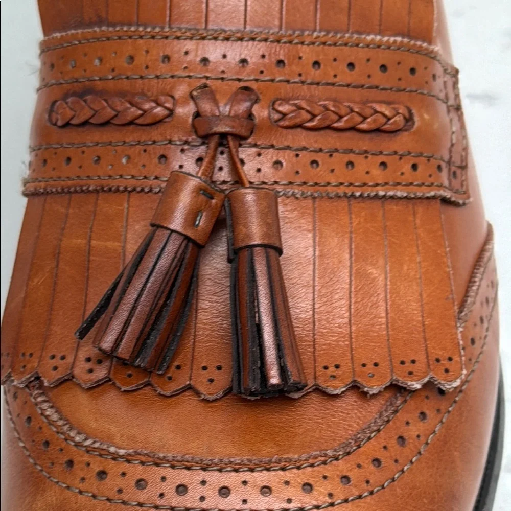 Allen Edmonds elegant tassel